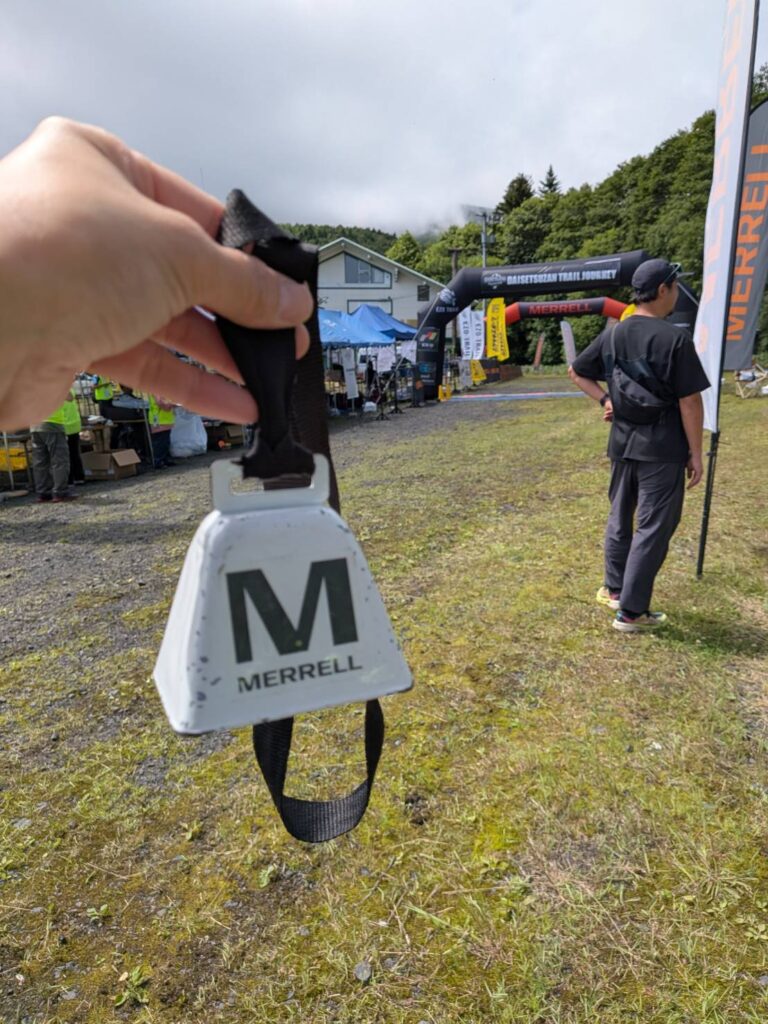 ランナーが付ける熊よけのスズ